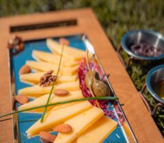 Konoba-kamen-a-la-cart-restoran-restaurant-zadar-crno-grill-cover-jelovnik-rezervacije-reservation-table-booking-dimljeni-kravlji-sir-ovciji-koziji
