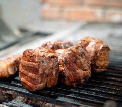Konoba-kamen-a-la-cart-restoran-restaurant-zadar-crno-grill-cover-jelovnik-rezervacije-reservation-table-booking-odležani-biftek-1