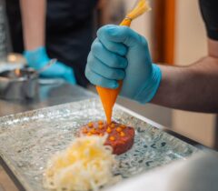Konoba-kamen-a-la-cart-restoran-restaurant-zadar-crno-grill-cover-jelovnik-rezervacije-reservation-table-booking-tatarski-biftek-beef