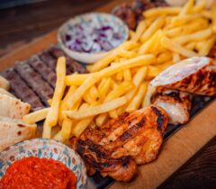 Konoba-kamen-a-la-cart-restoran-restaurant-zadar-crno-grill-cover-jelovnik-rezervacije-reservation-table-booking-plata-za-2-osobe