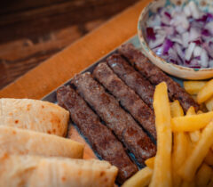 Konoba-kamen-a-la-cart-restoran-restaurant-zadar-crno-grill-cover-jelovnik-rezervacije-reservation-table-booking-plata-za-2-osobe
