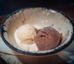 Konoba-kamen-a-la-cart-restoran-restaurant-zadar-crno-grill-cover-jelovnik-rezervacije-reservation-table-booking-desert-cake-kolač-ice-cream-sladoled-gelatoi-eis