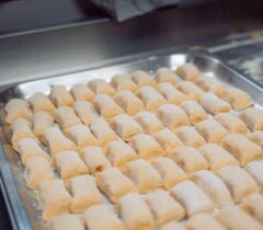 Konoba-kamen-a-la-cart-restoran-restaurant-zadar-crno-grill-cover-jelovnik-rezervacije-reservation-table-booking-Ravioli-Kroketi-Njoki-domaći-njoci