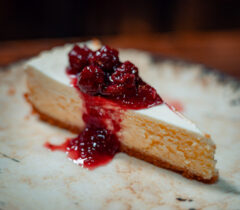 Konoba-kamen-a-la-cart-restoran-restaurant-zadar-crno-grill-cover-jelovnik-rezervacije-reservation-table-booking-desserts-deserti-dolci-homemade-cheesecake-kolac-od-sira-kasekuchen-formaggio