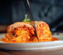 Konoba-kamen-a-la-cart-restoran-restaurant-zadar-crno-grill-cover-jelovnik-rezervacije-reservation-table-booking-baby-lasagna-lasagne-lasagna-lazanje