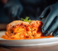 Konoba-kamen-a-la-cart-restoran-restaurant-zadar-crno-grill-cover-jelovnik-rezervacije-reservation-table-booking-baby-lasagna-lasagne-lasagna-lazanje