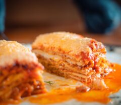 Konoba-kamen-a-la-cart-restoran-restaurant-zadar-crno-grill-cover-jelovnik-rezervacije-reservation-table-booking-baby-lasagna-lasagne-lasagna-lazanje