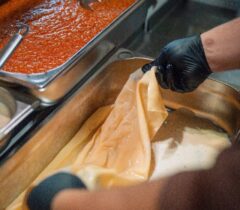 Konoba-kamen-a-la-cart-restoran-restaurant-zadar-crno-grill-cover-jelovnik-rezervacije-reservation-table-booking-baby-lasagna-lasagne-lasagna-lazanje